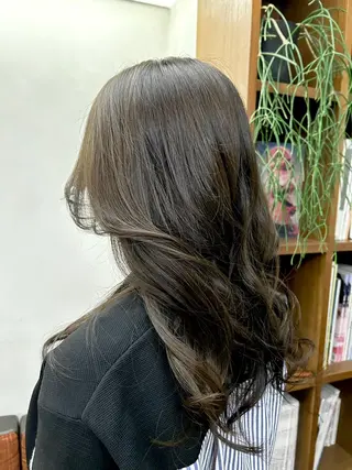 セミロング カラー bAteAu所属・💎透明感カラー💎 本田 天音のヘアスタイル