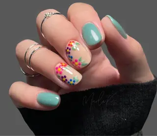 ネイル 大塚眉毛|ハンドケア |肌管理の眉毛・アイブロウイメージ