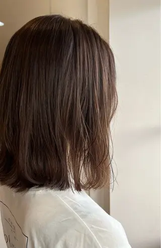セミロング カラー 青栁 穂香のヘアスタイル