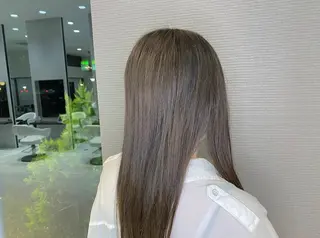 カラー 上出 萌季のヘアスタイル