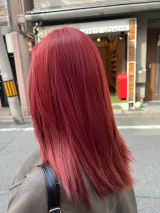 ミディアム カラー 平尾 ひよりのヘアスタイル