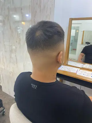 ショート メンズ 泰成/メンズ特化/ フェード/ツイスパのヘアスタイル