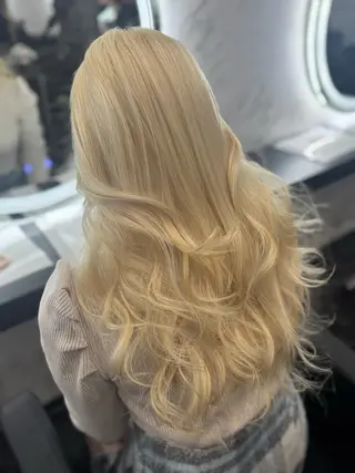 ロング カラー LOHAS 優来（ユラ）のヘアスタイル