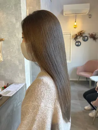 ロング PACE所属・ayumi ／透明感カラーのヘアスタイル