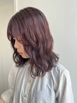ミディアム カラー つじしおり／ ショートヘア募集のヘアスタイル