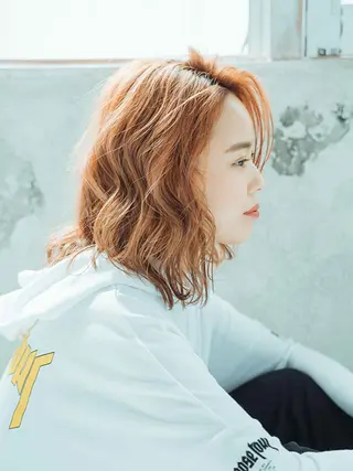 ミディアム カラー 星野 美沙のヘアスタイル