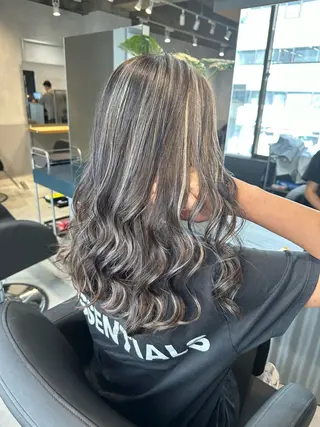 ロング カラー 💖ハイライト/ハイ トーン💖MIKIのヘアスタイル