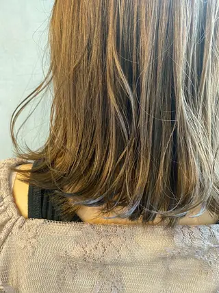 ミディアム カラー 透明感カラー 🩰asumiのヘアスタイル