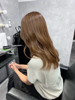 セミロング カラー TOMONA👑 ミルクティーレイヤーのヘアスタイル