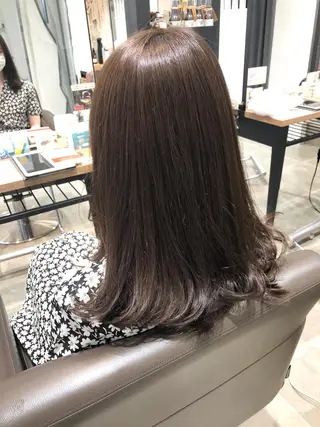 ロング 細沼 葵のヘアスタイル