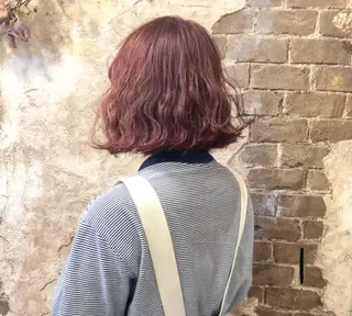 ミディアム カラー ブリーチ、パーマ 西部笑のヘアスタイル