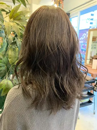 カラー 艶カラー/ハイトーン Anjuのヘアスタイル