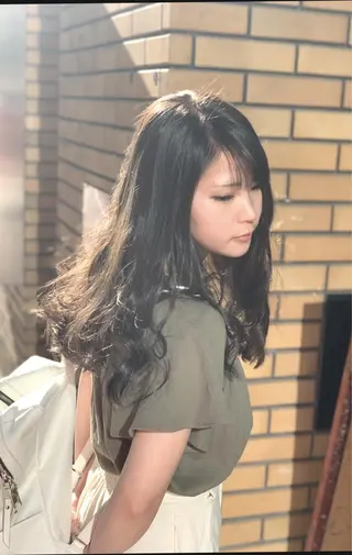 セミロング カラー ハイライト✨髪質改善 TAKAさんです😊のヘアスタイル