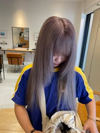 ロング シモダ クルミのヘアスタイル