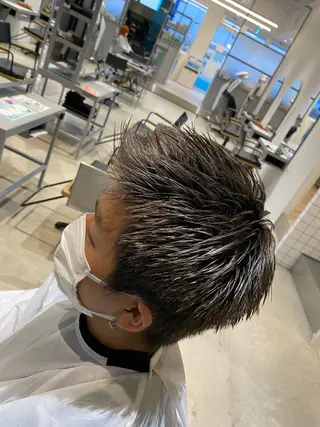カラー メンズ 𝑬𝑰𝑲𝑰/ 金沢駅西口店のヘアスタイル