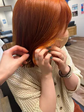 ミディアム カラー 青栁 穂香のヘアスタイル