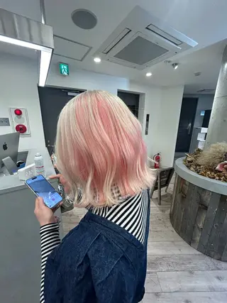 ミディアム 🎀ハイトーン特化 konomi🎀のヘアスタイル