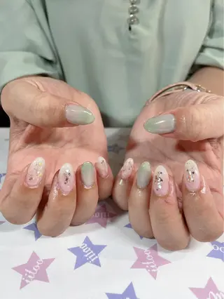ネイル iiloo aromaworksのネイルデザイン