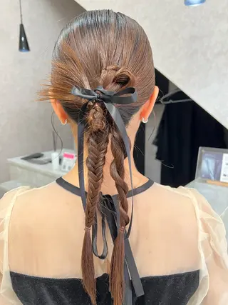 ヘアアレンジ Rio/ヘアセット/ ハイトーンカラーのヘアスタイル