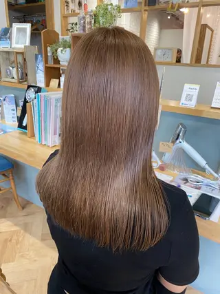 セミロング merc.🪸🫧 土居春菜のヘアスタイル
