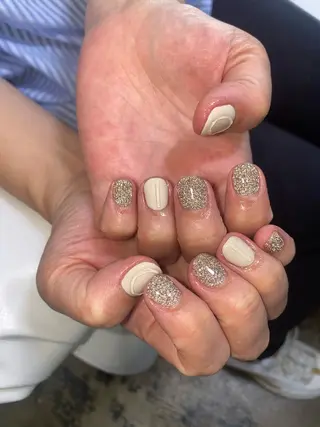 ネイル ♱˖⁺ 𝒎𝒐𝒑𝒊 ⁺のネイルデザイン