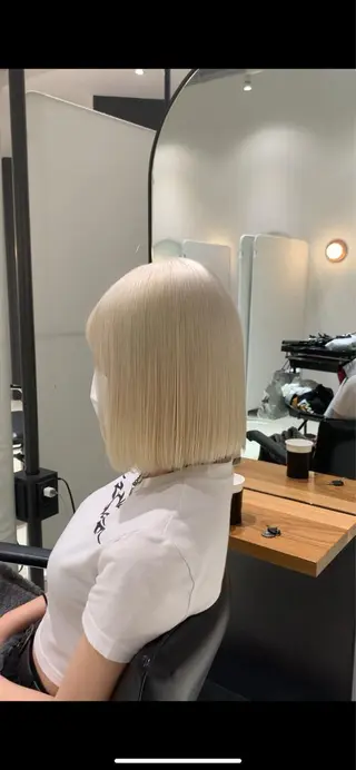 ミディアム カラー サロウィン(SALOWIN)原宿iori店所属・れい🫧 ハイトーン特化のヘアスタイル