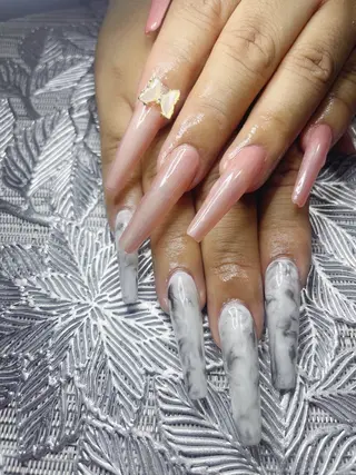 ネイル Private salon ANGEL所属・櫻井 リエのネイルデザイン