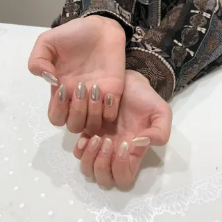 ネイル 椿森 美瑠紅の眉毛・アイブロウイメージ