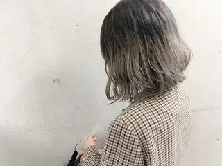 ミディアム カラー EMANON天神所属・Hitomi Ezakiのヘアスタイル