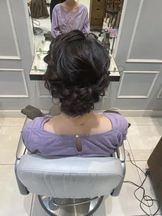 ミディアム ヘアアレンジ 🩶赤み消しカラー 🐈‍⬛荻野美思🐾のヘアスタイル