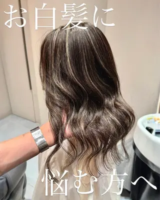 カラー 大人上品な ハイライト🪄イワヤのヘアスタイル