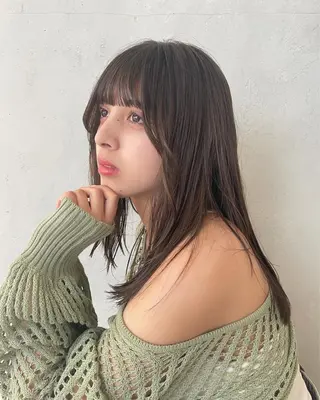 セミロング カラー ヘアアレンジ 耳つぼ屋さん ‎🤍りりのヘアスタイル