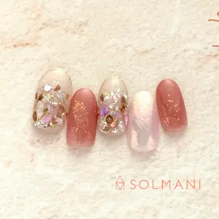 ネイル SOLMANI 予約担当のネイルデザイン