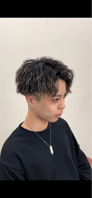 ミディアム カラー パーマ メンズ KING of hair by NOISMメンズサロン梅田茶屋町店所属・茶屋町メンズサロン 小野湧翔のヘアスタイル