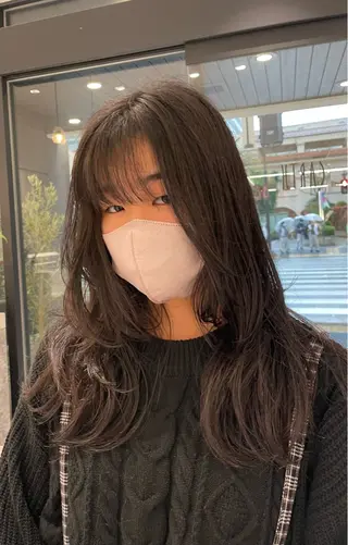 ロング 山下 紗里奈のヘアスタイル