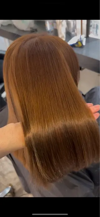 ロング WELLY  TOKYO所属・🌈レイヤーカット/ ハイトーン🌈タクマのヘアスタイル