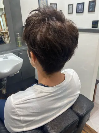 カラー メンズ 萩原 彩音のヘアスタイル