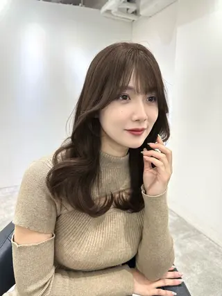 セミロング カラー 艶髪レイヤー顔周り グレージュ添田晃基のヘアスタイル