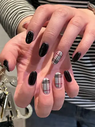 ネイル オタク美容師🛍/ 酸性ストレート/艶髪のヘアスタイル