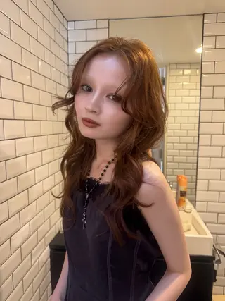 セミロング カラー ヘアアレンジ minto/ 似合わせ/ハイトーンのヘアスタイル