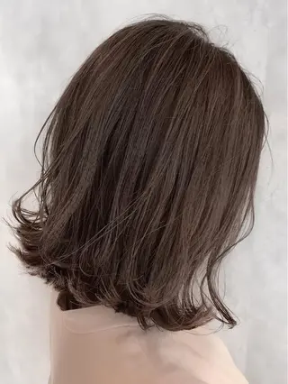 ミディアム ANDO HIKARIのヘアスタイル