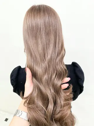 ロング カラー 🩵ハイトーン 美咲🩵のヘアスタイル