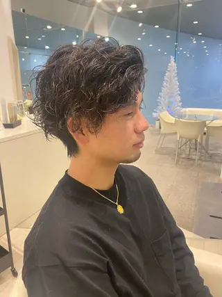 ショート パーマ メンズ 鈴木 真悠のヘアスタイル