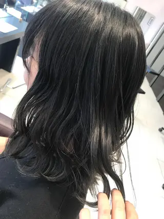 セミロング カラー ヤマグチ ナツキのヘアスタイル