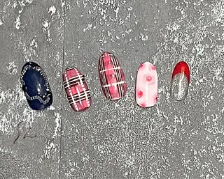 ネイル SHE所属・SHE adusaのネイルデザイン