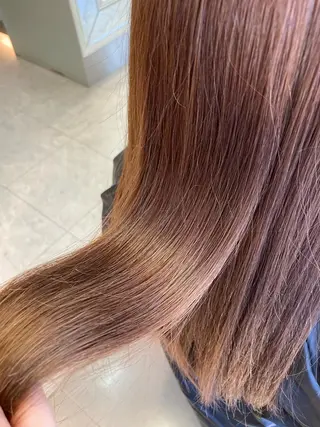 ロング カラー 小森 衣純のヘアスタイル