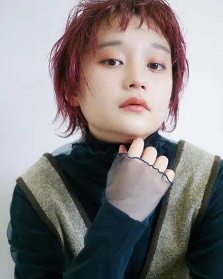 ショート nuu所属・💜ショート💜 ウルフ、ボブ二色亜美のヘアスタイル