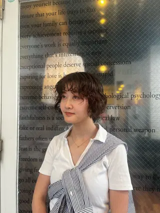 ショート まみ/暖色カラー /デザインカラーのヘアスタイル