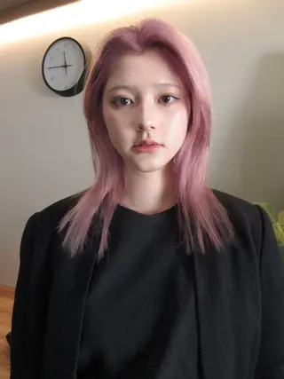 ミディアム レイヤーカット\ウル フ　chinatsuのヘアスタイル