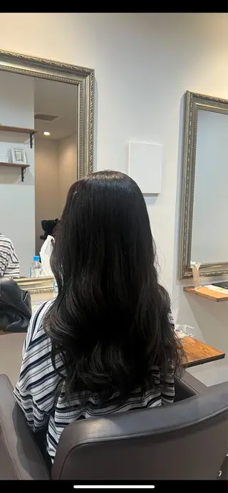 ロング カラー 鈴木 茉尋のヘアスタイル